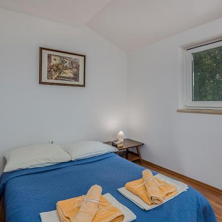 Nice Apartment In Malinska Dubasnica With Kitchen מראה חיצוני תמונה