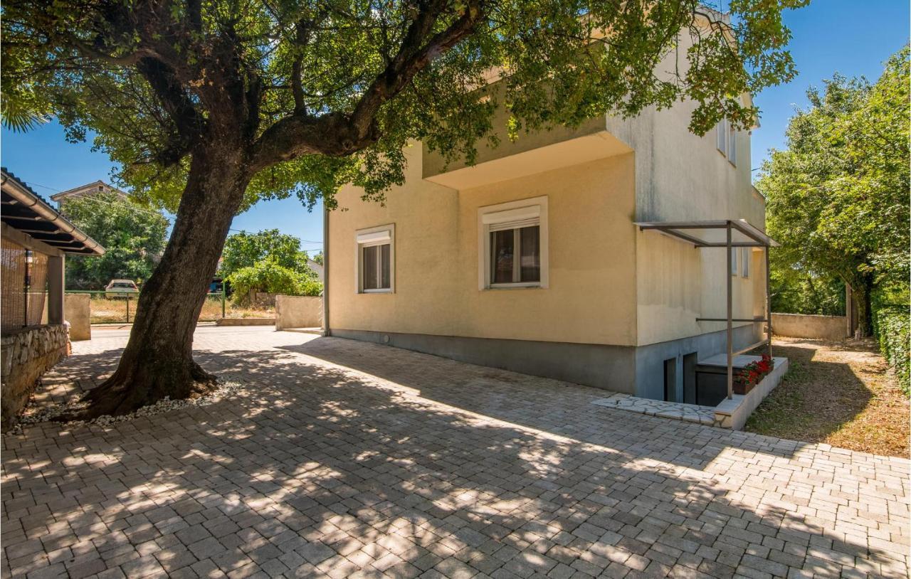 Nice Apartment In Malinska Dubasnica With Kitchen מראה חיצוני תמונה