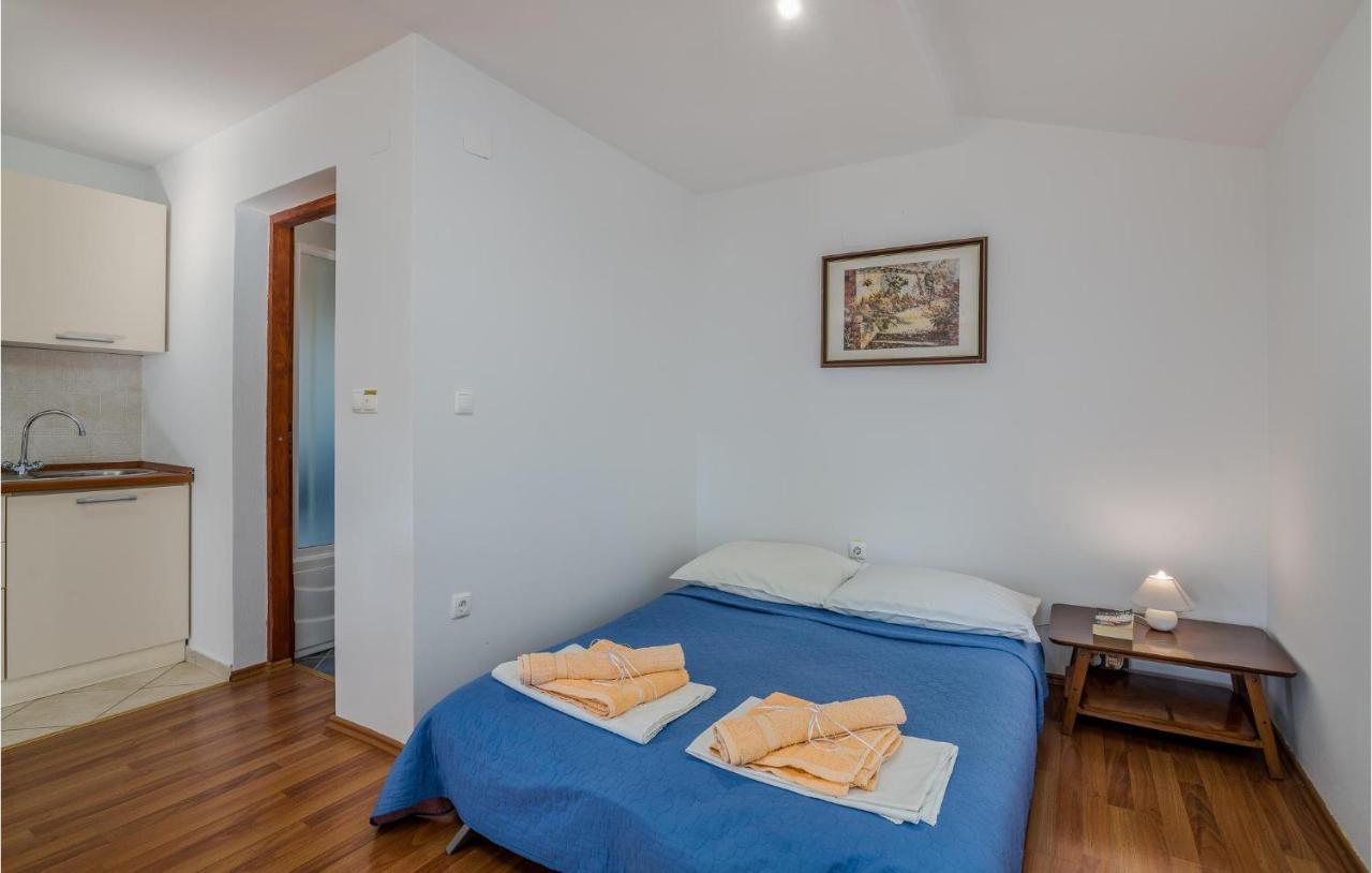 Nice Apartment In Malinska Dubasnica With Kitchen מראה חיצוני תמונה